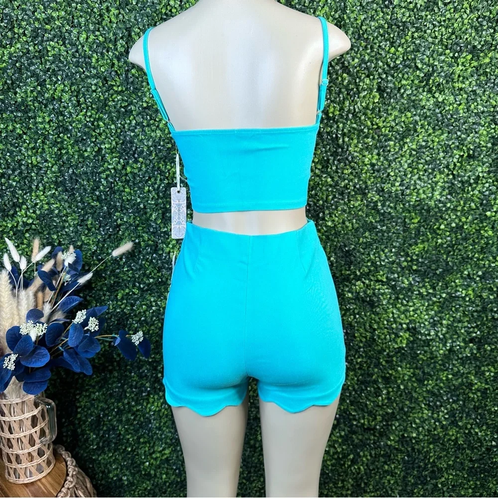 Nwt torquoise  Scalloped Crop Top‎ and Shorts Set resort wear summer